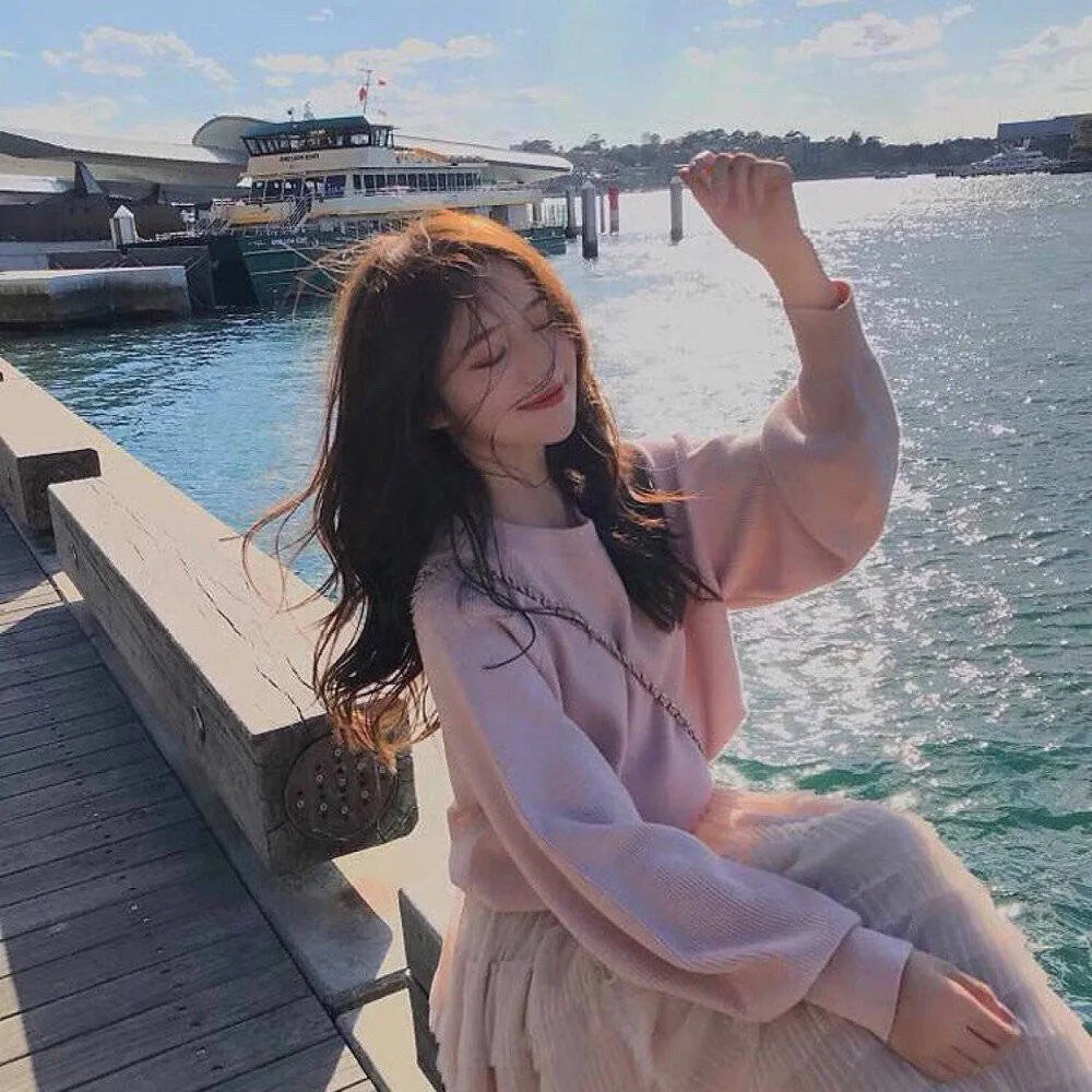 串珠游戏海报